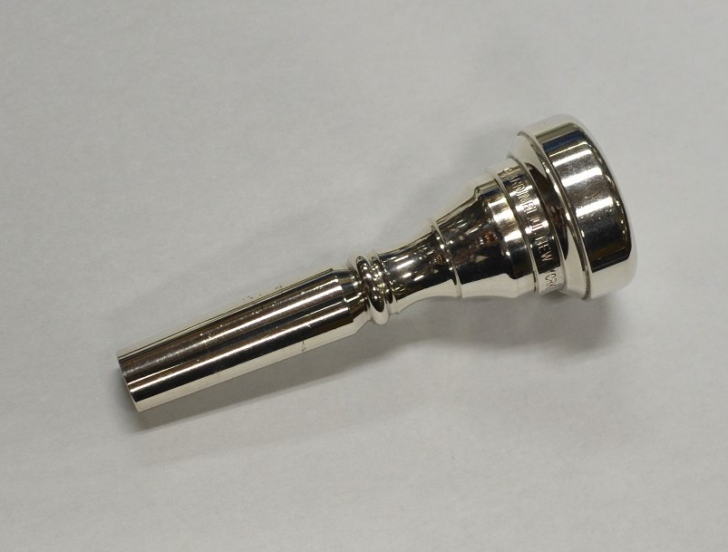 委託品フリューゲルホルン用マウスピース GIARDINELLI 7FL